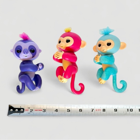 Fingerlings Interactive Pets Bundle  - Marge Sloth, Bella Pink & Amelia Monkey - Picture 1 of 4
